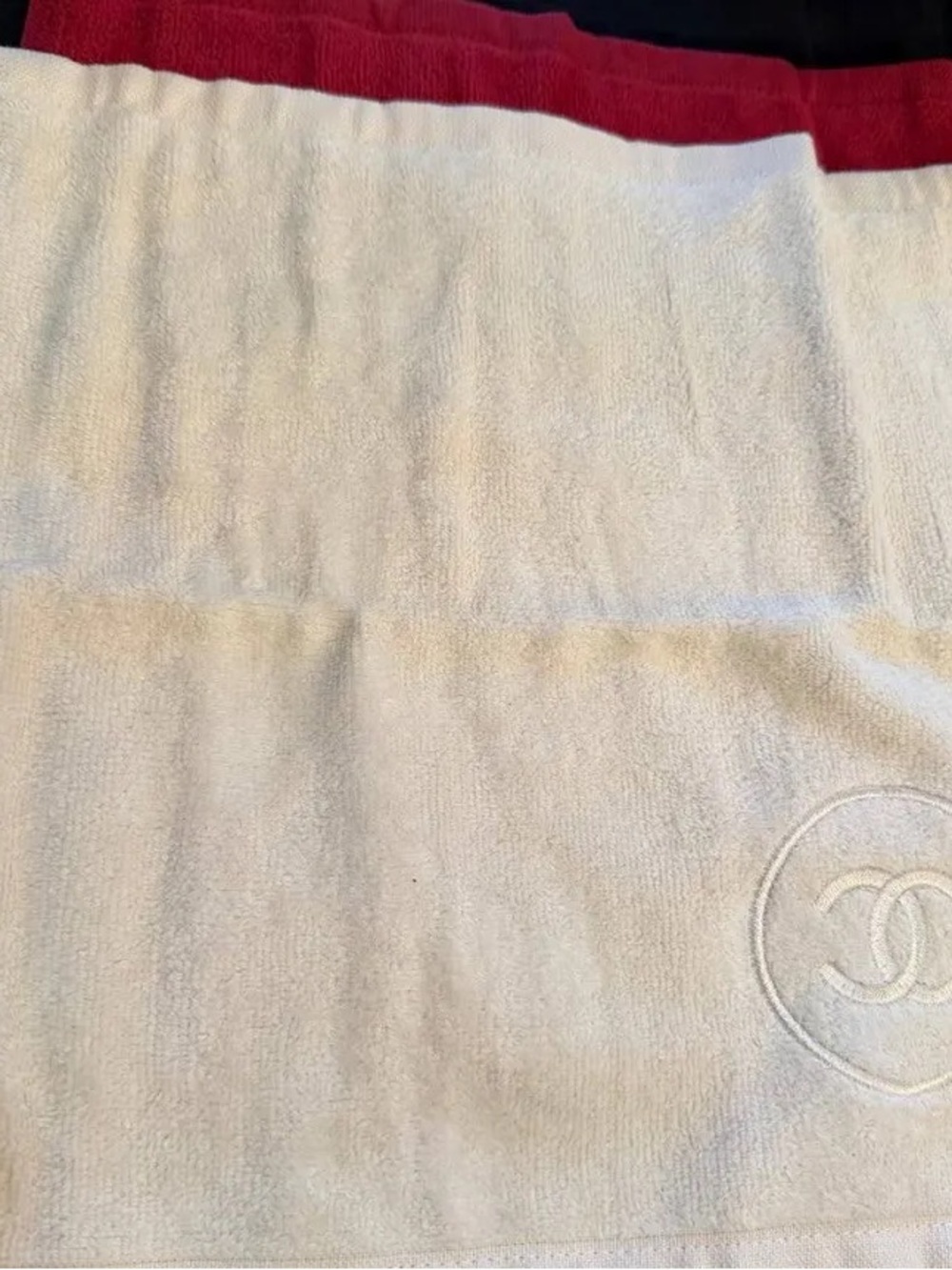 CHANEL Embroidered CC Towel Trio - Black, Cream & Red - Picture 3 of 4